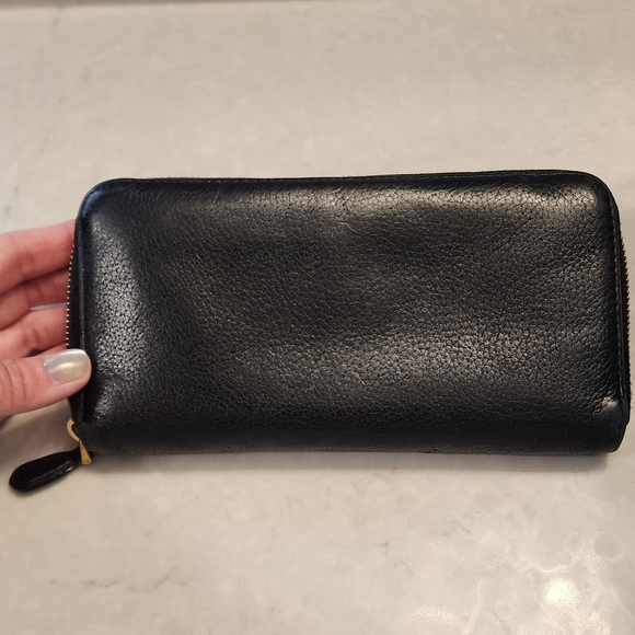 EUC Long Black Prada Saffiano Zipper Wallet w/ 12 card slots & fits phone! - Picture 7 of 12